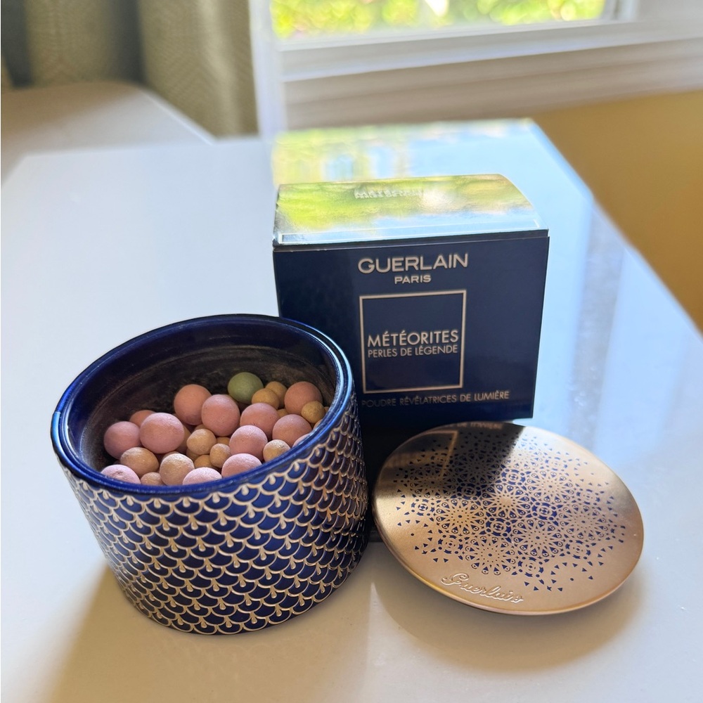GUERLAIN PARIS METEORITES LIGHT-REVEALING PEARLS OF POWDER 0.8oz NEW IN BOX